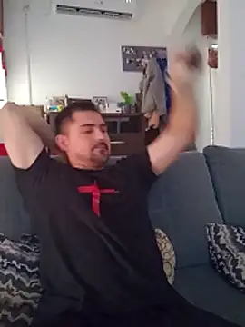 Snapshot of Bradd_32 chatting on June 6, 5:39 pm Bradd 32 online show from June 6, 5:39 pm