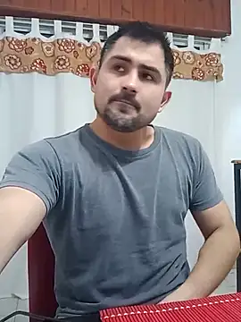 Snapshot of Bradd_32 chatting on June 8, 3:18 am Bradd 32 online show from June 8, 3:18 am