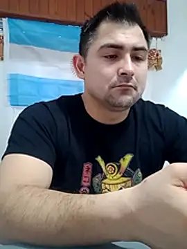 Snapshot of Bradd_32 chatting on June 17, 11:34 am Bradd 32 online show from June 17, 11:34 am