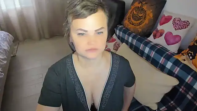 MildMature online show from December 5, 7:50 am