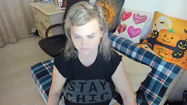 MildMature online show from December 18, 7:20 pm