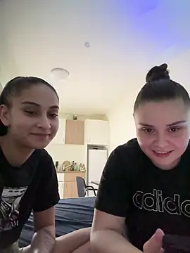 Snapshot of FemmeAffair chatting on February 6, 8:23 pm FemmeAffair online show from February 6, 8:23 pm