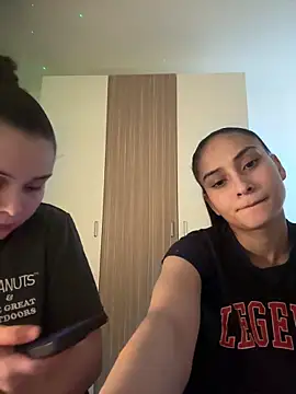 Snapshot of FemmeAffair chatting on February 9, 10:14 pm FemmeAffair online show from February 9, 10:14 pm