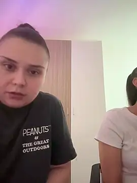 Snapshot of FemmeAffair chatting on February 27, 12:32 am FemmeAffair online show from February 27, 12:32 am