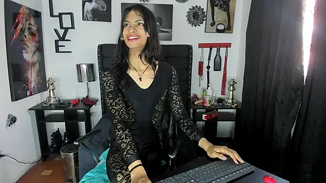 LunarisSmith online show from December 3, 5:22 pm