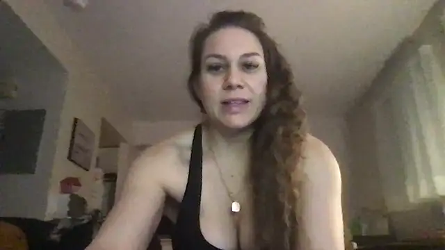 Snapshot of thedevinemama chatting on February 6, 2:49 am thedevinemama online show from February 6, 2:49 am