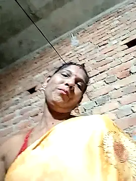 Snapshot of Savita992 chatting on October 3, 2:47 pm Savita992 online show from October 3, 2:47 pm