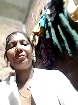 Snapshot of Savita992 chatting on October 6, 5:43 pm Savita992 online show from October 6, 5:43 pm