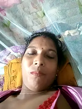 Snapshot of Savita992 chatting on October 14, 12:00 am Savita992 online show from October 14, 12:00 am