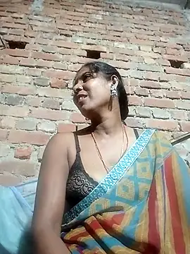 Snapshot of Savita992 chatting on October 16, 10:44 pm Savita992 online show from October 16, 10:44 pm