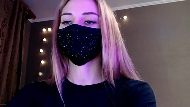 Iris lave online show from December 18, 2:56 pm