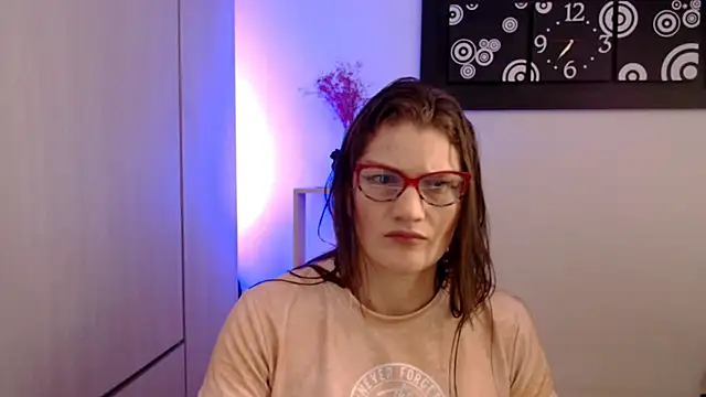 Camila-ventura online show from February 22, 11:20 am