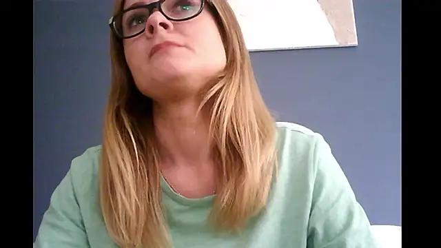 Snapshot of Ginger-bb chatting on September 16, 1:45 pm Ginger-bb online show from September 16, 1:45 pm