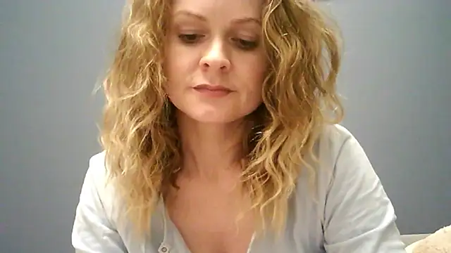 Snapshot of Ginger-bb chatting on November 2, 3:25 pm Ginger-bb online show from November 2, 3:25 pm