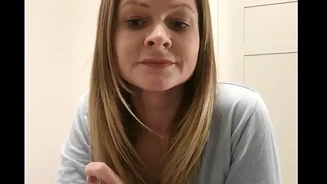 Snapshot of Ginger-bb chatting on November 9, 3:43 pm Ginger-bb online show from November 9, 3:43 pm