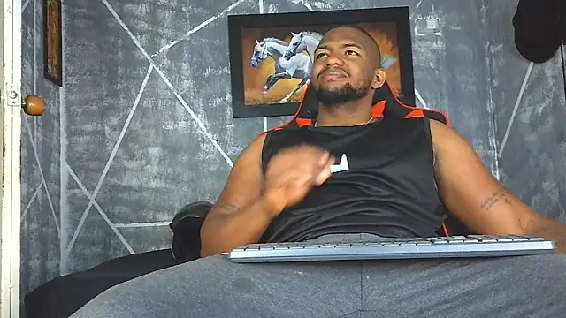Snapshot of big_blackmen19 chatting on May 11, 1:28 pm big blackmen19 online show from May 11, 1:28 pm
