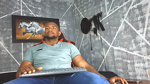 Snapshot of big_blackmen19 chatting on May 21, 1:51 pm big blackmen19 online show from May 21, 1:51 pm