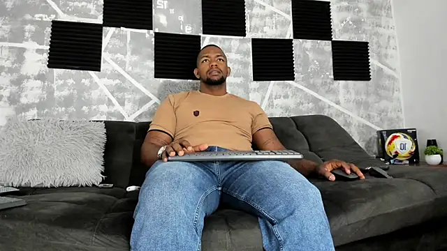 Snapshot of big_blackmen19 chatting on June 11, 12:58 pm big blackmen19 online show from June 11, 12:58 pm