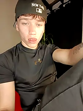 Logan sixxer online show from September 18, 9:39 pm