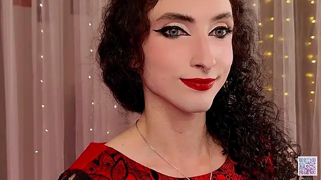 Snapshot of Queen_of_tease chatting on September 29, 7:19 pm Queen of tease online show from September 29, 7:19 pm