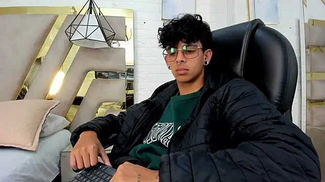 Ibratxandy online show from March 25, 4:02 pm