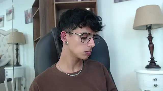 Ibratxandy online show from April 13, 6:57 pm