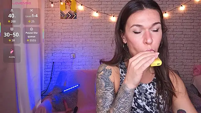 ReginaFoXXXy online show from October 10, 10:58 am