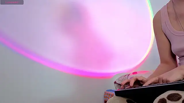 Snapshot of Sharon_Black chatting on February 9, 3:16 pm Sharon Black online show from February 9, 3:16 pm