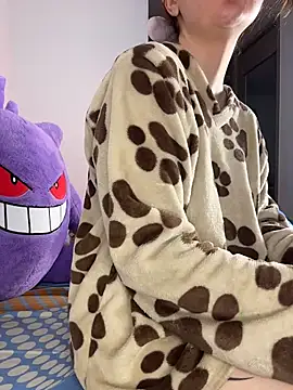 Snapshot of Sharon_Black chatting on February 18, 12:56 pm Sharon Black online show from February 18, 12:56 pm