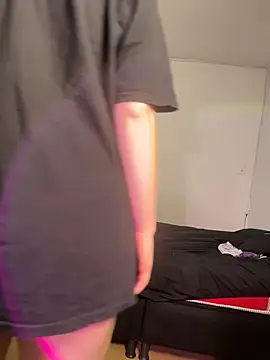 Snapshot of Sharon_Black chatting on March 24, 9:03 am Sharon Black online show from March 24, 9:03 am