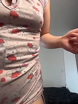 Snapshot of Sharon_Black chatting on April 11, 2:21 pm Sharon Black online show from April 11, 2:21 pm