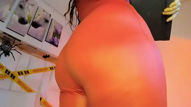 SamanttaMilf online show from November 5, 10:32 pm