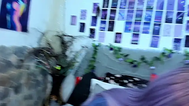 Snapshot of _viollette_ chatting on February 13, 11:56 pm viollette online show from February 13, 11:56 pm