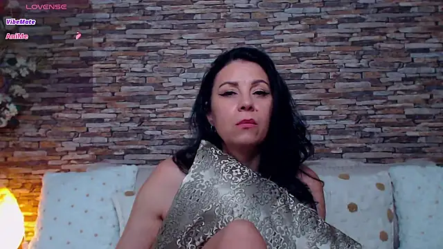 Snapshot of sexymilfnady chatting on July 17, 4:08 am sexymilfnady online show from July 17, 4:08 am