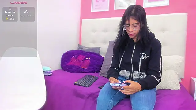 Rachel Donnelly online show from September 19, 4:25 am