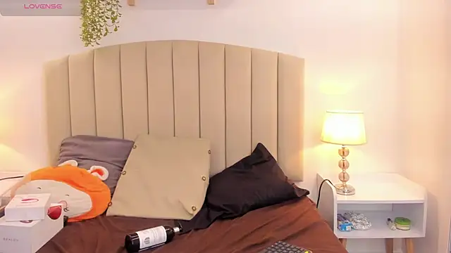 Rachel Donnelly online show from October 11, 4:01 am