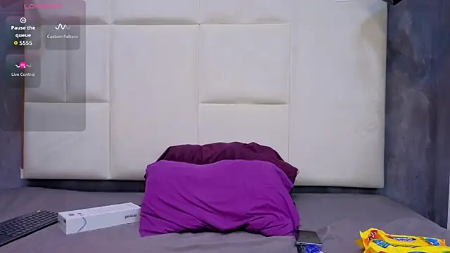 Rachel Donnelly online show from March 28, 1:38 am