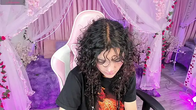 Snapshot of bunny_curly chatting on September 15, 1:11 pm bunny curly online show from September 15, 1:11 pm