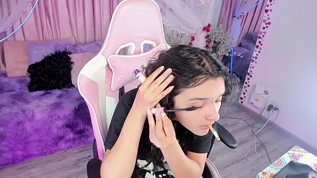 Snapshot of bunny_curly chatting on September 18, 3:36 pm bunny curly online show from September 18, 3:36 pm