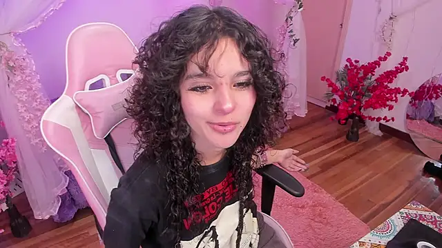 Snapshot of bunny_curly chatting on October 7, 2:14 pm bunny curly online show from October 7, 2:14 pm