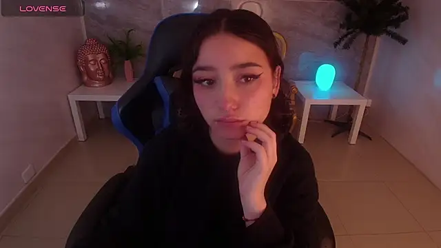 venuss09 s online show from September 20, 1:23 pm