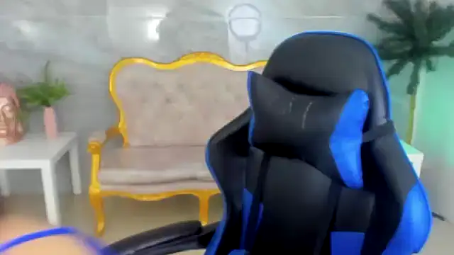 venuss09 s online show from October 29, 1:35 pm