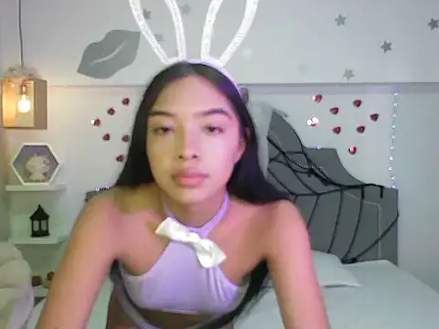 pocahontamoon online show from October 31, 1:23 pm