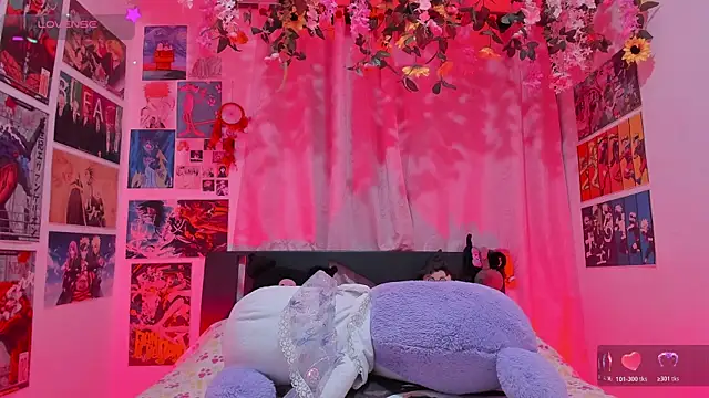 Snapshot of FluffyMelons chatting on February 11, 10:59 pm FluffyMelons online show from February 11, 10:59 pm