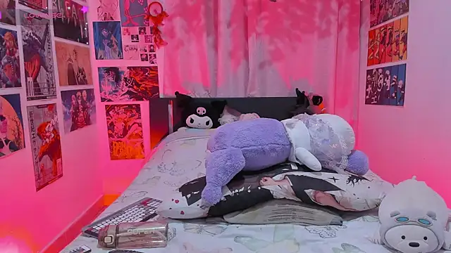 Snapshot of FluffyMelons chatting on February 24, 11:03 pm FluffyMelons online show from February 24, 11:03 pm