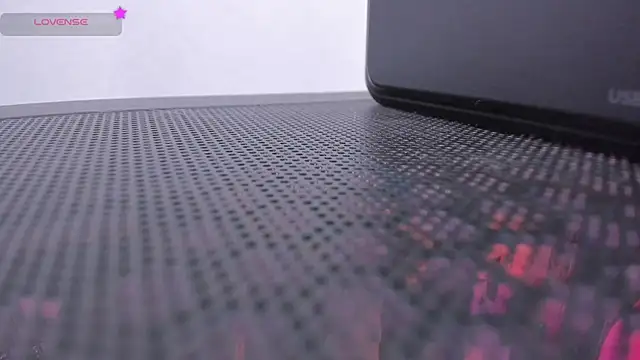 Snapshot of FluffyMelons chatting on March 1, 11:07 pm FluffyMelons online show from March 1, 11:07 pm