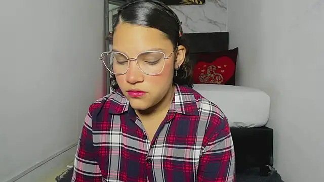 aly n sebas online show from October 4, 11:52 am