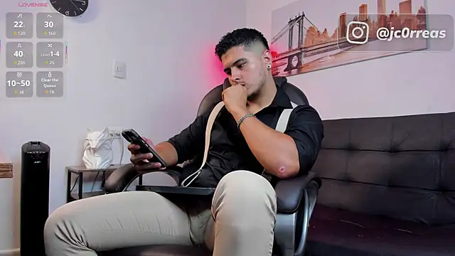  Juanes online show from December 18, 9:43 pm