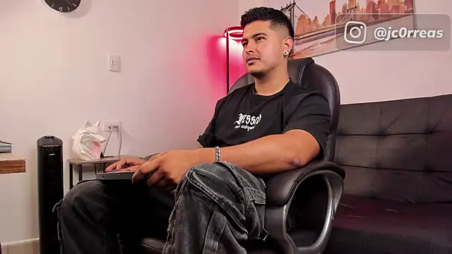  Juanes online show from December 21, 11:01 pm