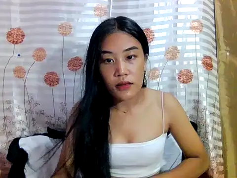 Snapshot of YourWildestDoll chatting on October 7, 1:52 pm YourWildestDoll online show from October 7, 1:52 pm